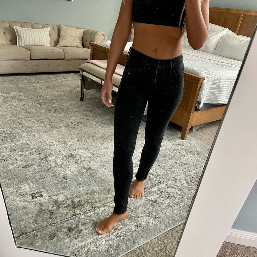 Levi’s 311 shaping skinny Jean black size 26